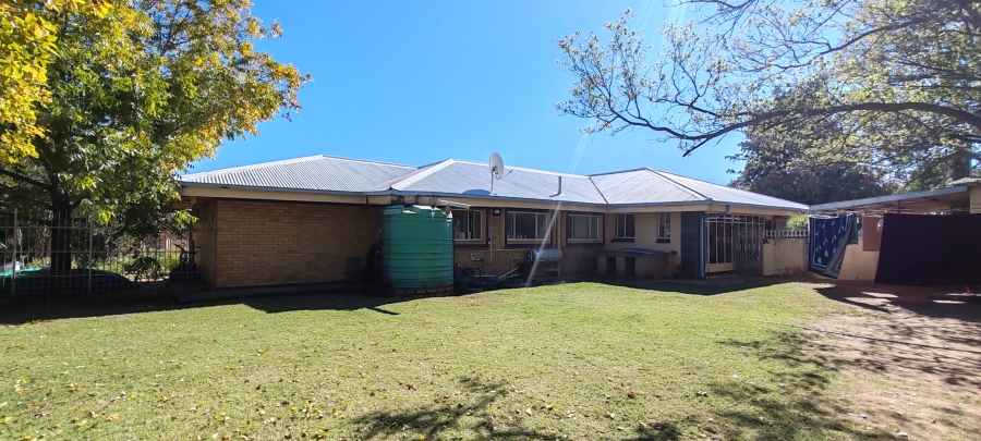 5 Bedroom Property for Sale in Vredefort Free State